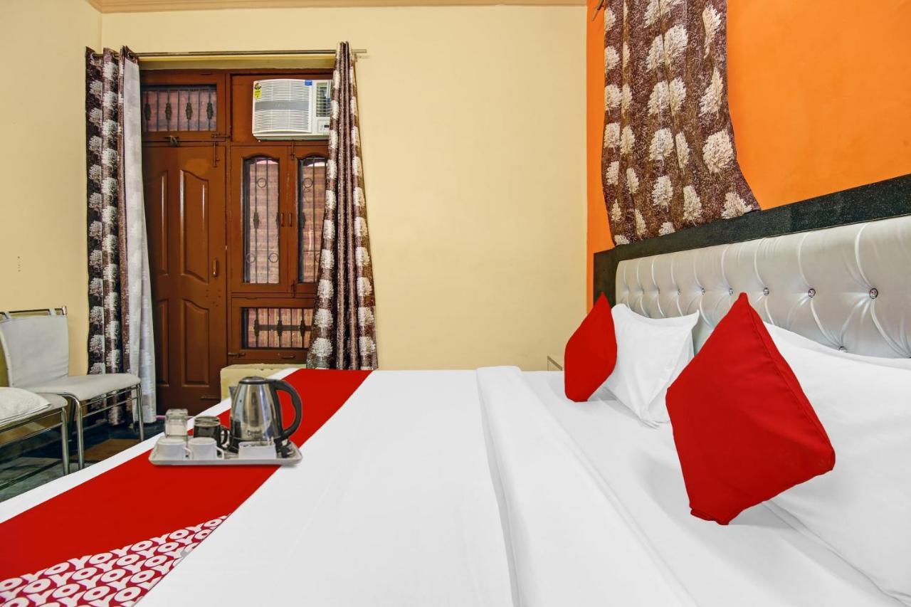 Oyo Galaxy Plaza Hotel Ghaziabad Bagian luar foto