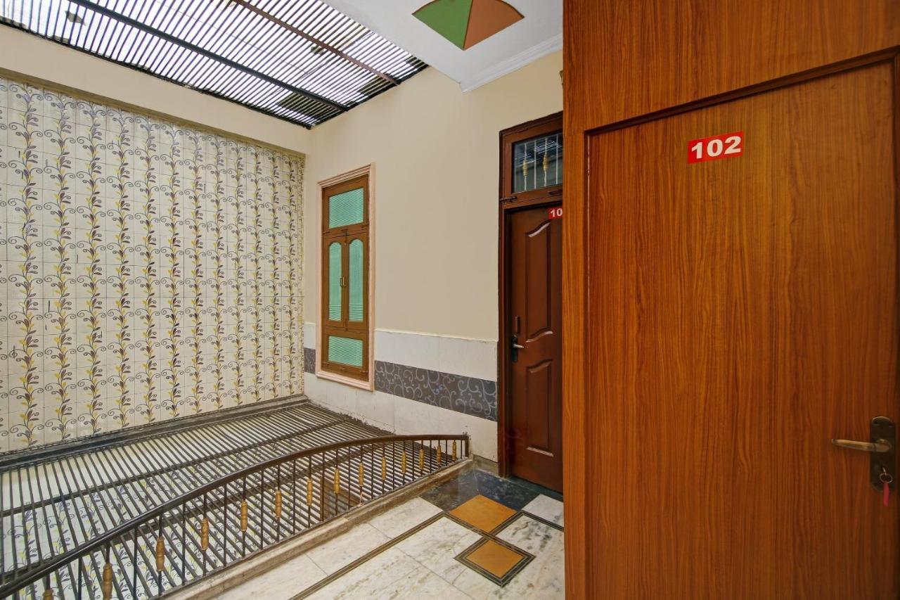 Oyo Galaxy Plaza Hotel Ghaziabad Bagian luar foto