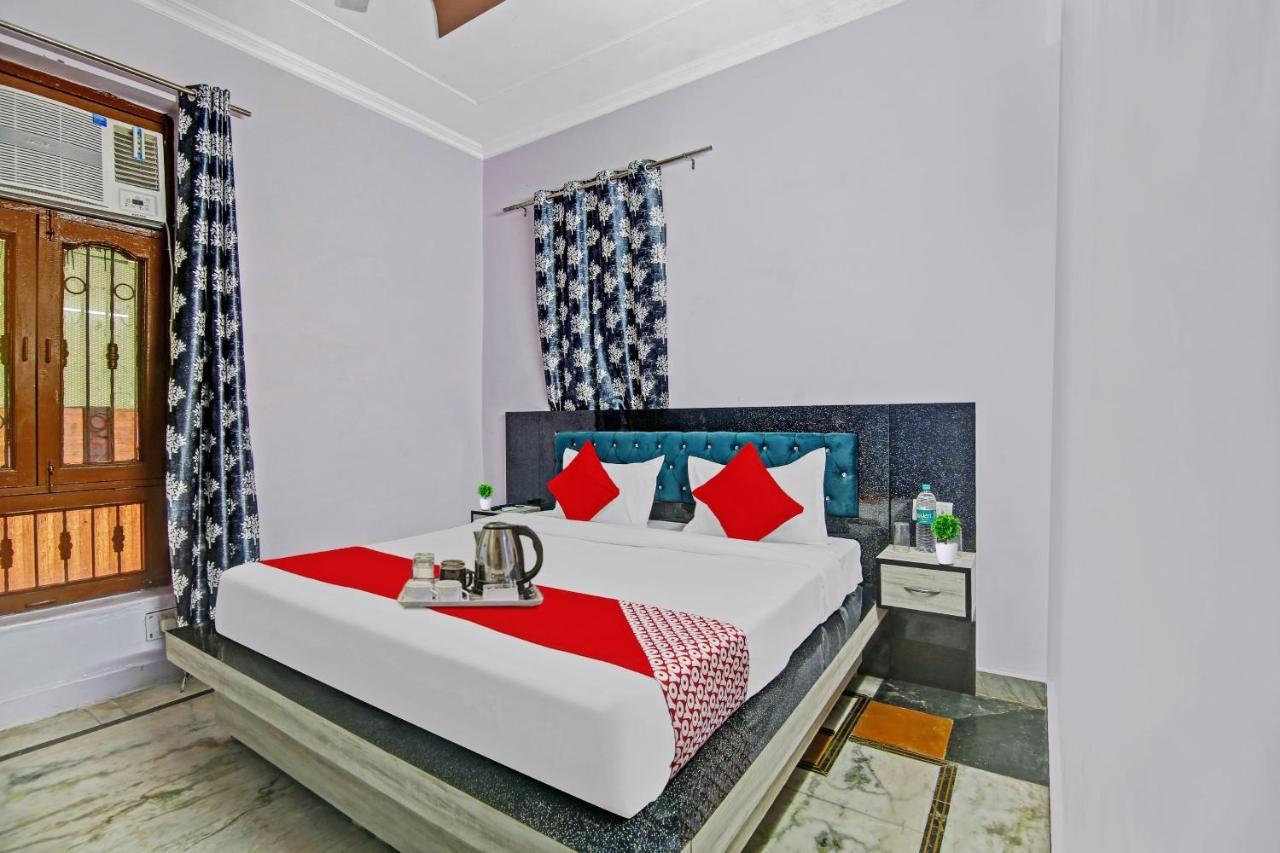 Oyo Galaxy Plaza Hotel Ghaziabad Bagian luar foto
